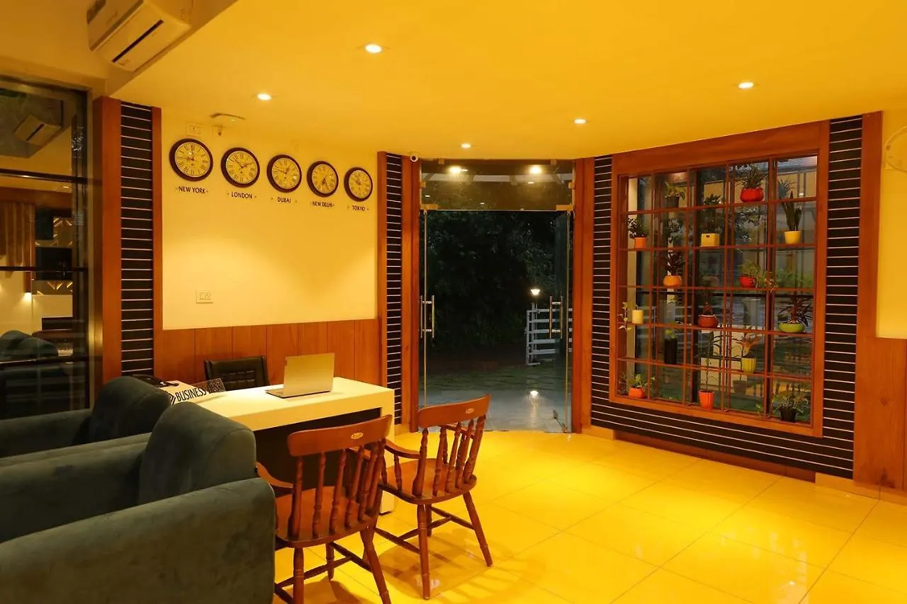 Mattanur Hotel La Serene Mattannur 0*,  הודו