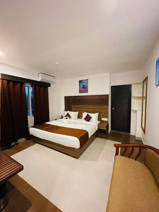 Mattanur Hotel La Serene Mattannur